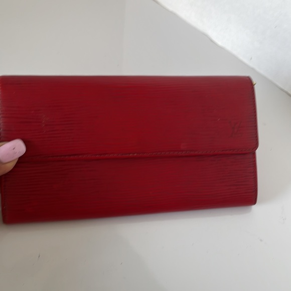 Authentic Louis Vuitton Epi Pochette Coin/Credit Card Red Long Wallet. - Picture 10 of 15